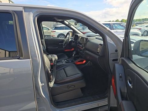 Certified 2025 Nissan Frontier Pro-X w/ Pro Premium Package RWD image 6