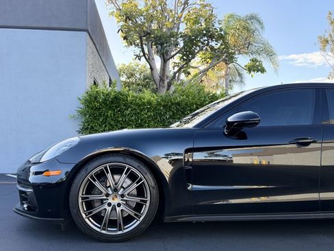 Used 2018 Porsche Panamera 4S image 14