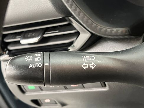 Used 2024 Nissan Sentra SV FWD image 45