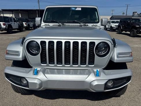 Used 2023 Jeep Wrangler Unlimited Sahara AWD/4WD image 2