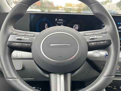 Used 2025 Hyundai Kona SEL image 28