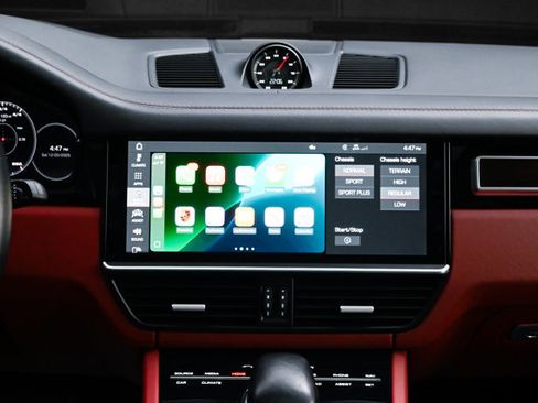 Used 2021 Porsche Cayenne S image 8