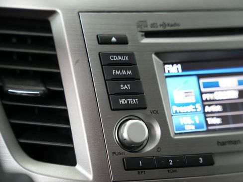 Used 2013 Subaru Outback 2.5i Limited image 22