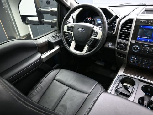 Used 2020 Ford F250 Lariat w/ Lariat Ultimate Package AWD/4WD image 24