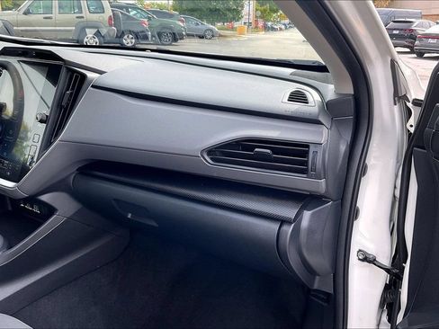 Used 2025 Subaru Crosstrek 2.5i Premium AWD/4WD image 19