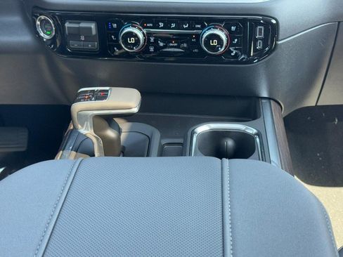 New 2026 GMC Sierra 1500 SLT w/ SLT Premium Package image 30