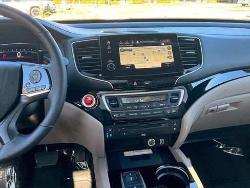 Used 2021 Honda Pilot Elite image 8