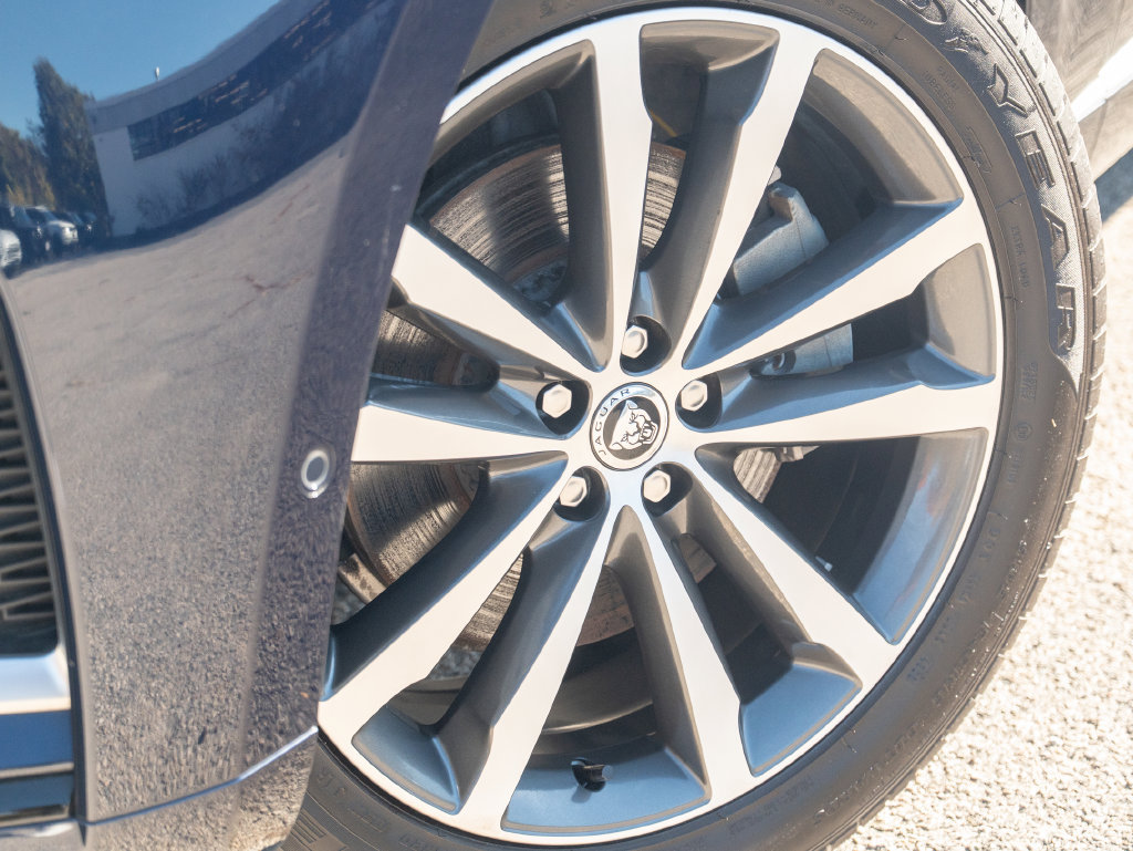 Used 2025 Jaguar F-PACE R-Dynamic S AWD/4WD image 9
