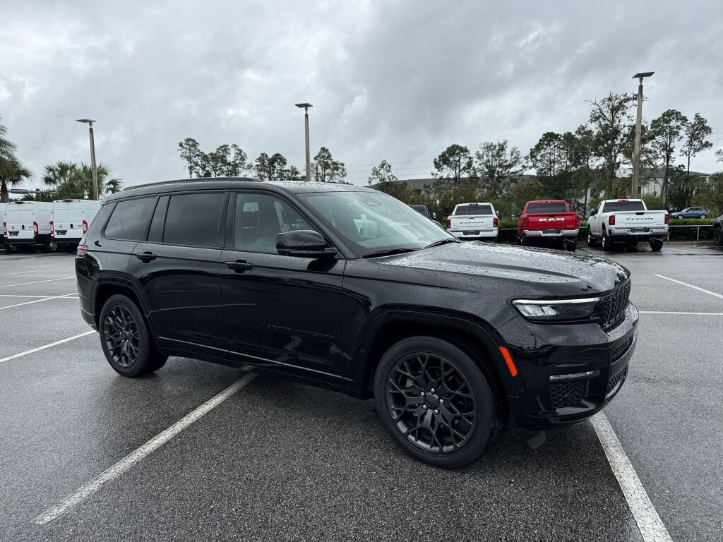 Used 2025 Jeep Grand Cherokee L Summit w/ Obsidian Package AWD/4WD image 1