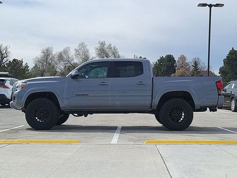 Used 2019 Toyota Tacoma TRD Sport image 5