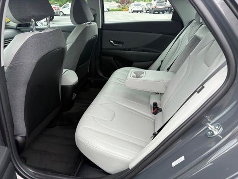 Used 2024 Hyundai Elantra Limited FWD image 10