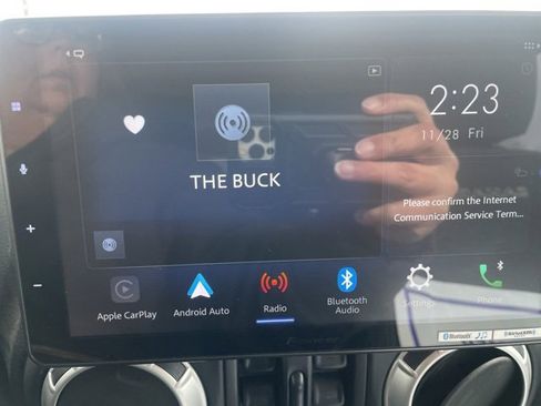 Used 2018 Jeep Wrangler Unlimited Sahara w/ Dual Top Group image 4