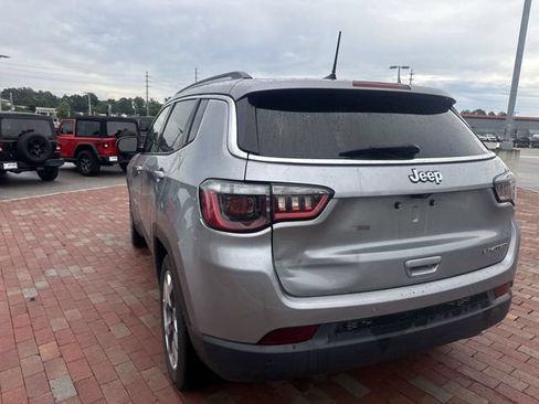 Used 2021 Jeep Compass Limited FWD image 10