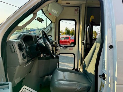 Used 2011 Ford E-350 and Econoline 350 Extended Super Duty w/ PWR Group RWD image 24