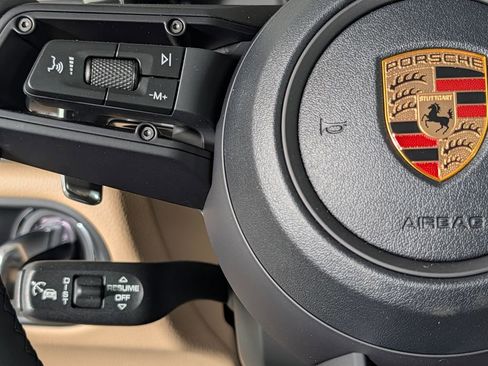 New 2026 Porsche Macan image 36