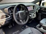 New 2025 Chrysler Pacifica Select image 6