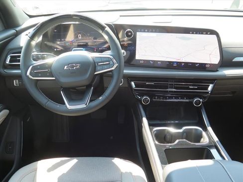 New 2026 Chevrolet Traverse LT w/ Enhanced Driving Package image 13