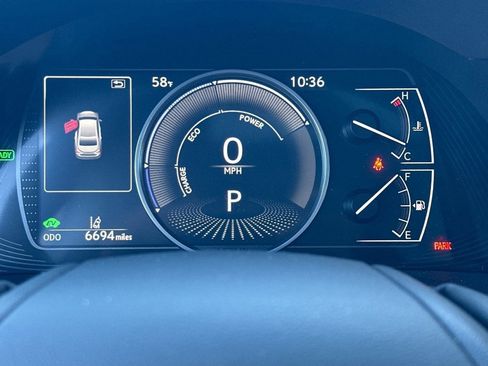 Certified 2025 Lexus ES 300h w/ Premium Package image 18