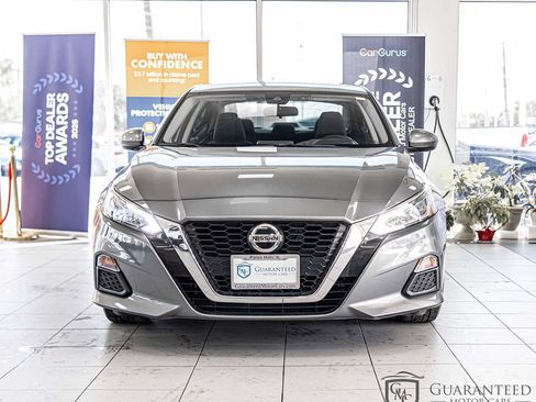 Used 2022 Nissan Altima 2.5 SV FWD image 2