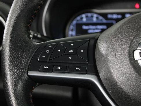 Certified 2020 Nissan Kicks SR image 22