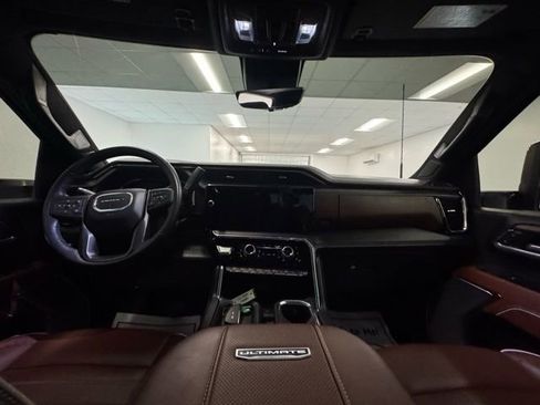 Used 2024 GMC Sierra 2500 Denali Ultimate w/ Max Trailering Package image 9