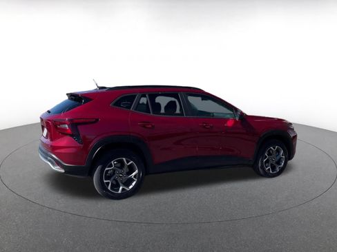 Used 2025 Chevrolet Trax LT w/ LT Convenience Package FWD image 15