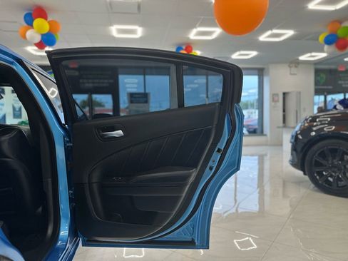 Used 2018 Dodge Charger R/T w/ Plus Group image 38