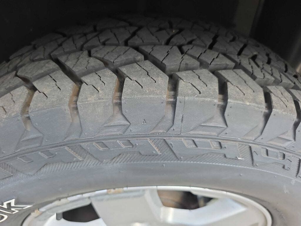 Used 2004 Honda Element EX image 13