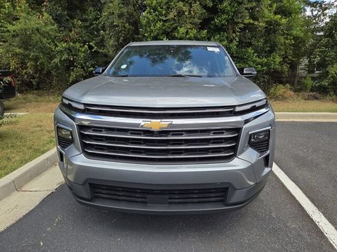 Used 2024 Chevrolet Traverse LT FWD image 6
