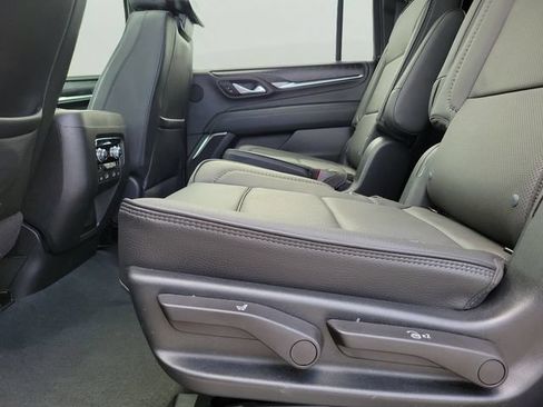 Used 2023 GMC Yukon XL Denali w/ Denali Reserve Package AWD/4WD image 13
