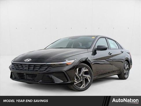 New 2025 Hyundai Elantra SEL image 1