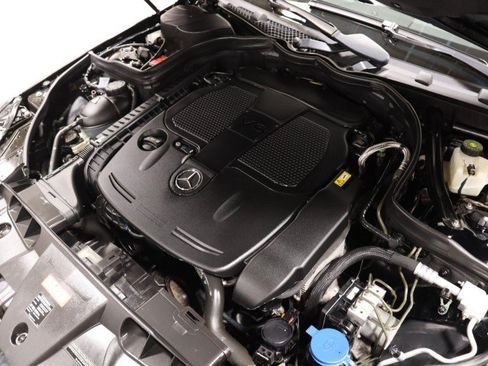 Used 2013 Mercedes-Benz E 350 4MATIC Coupe image 16