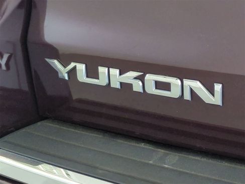 Used 2017 GMC Yukon Denali w/ Open Road Package image 11