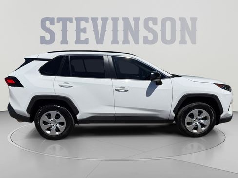 Used 2021 Toyota RAV4 LE AWD/4WD image 6