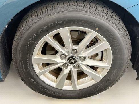 Used 2025 Toyota Camry LE FWD image 11