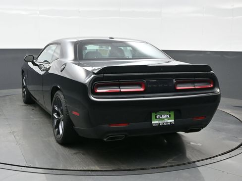 Used 2022 Dodge Challenger R/T w/ Blacktop Package image 4