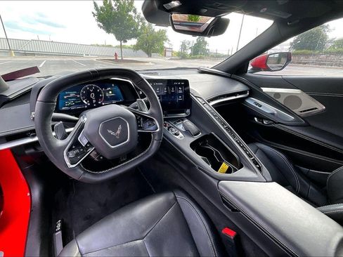 Used 2024 Chevrolet Corvette Stingray Preferred Conv w/ Z51 Performance Package RWD image 12