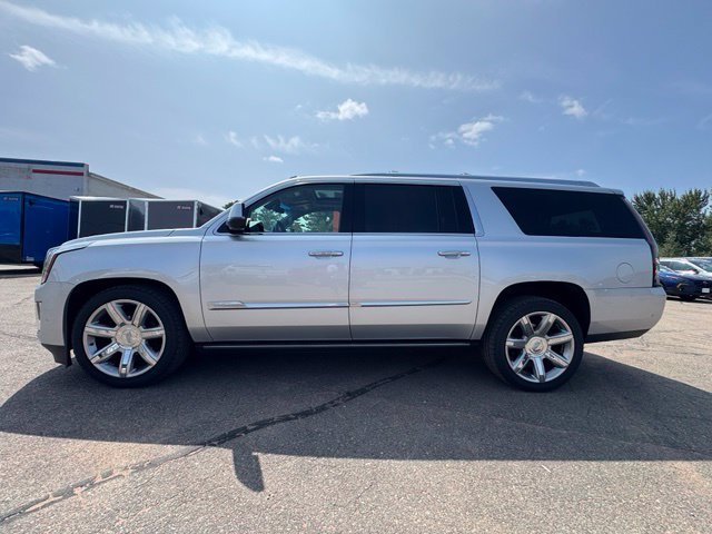 Used 2019 Cadillac Escalade ESV Premium Luxury AWD/4WD image 4