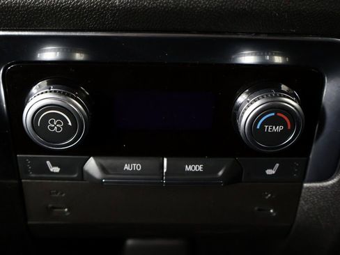 Used 2025 GMC Yukon XL Denali AWD/4WD image 65