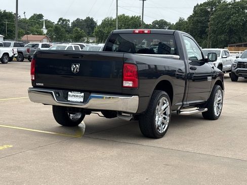 Used 2017 RAM 1500 Tradesman w/ Chrome Appearance Group RWD image 3