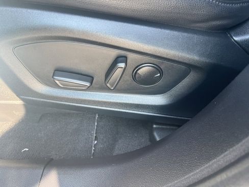 Used 2022 Ford Explorer Limited w/ Equipment Group 301A image 22