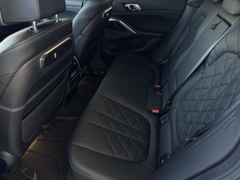 Used 2024 BMW X6 xDrive40i w/ Premium Package image 19