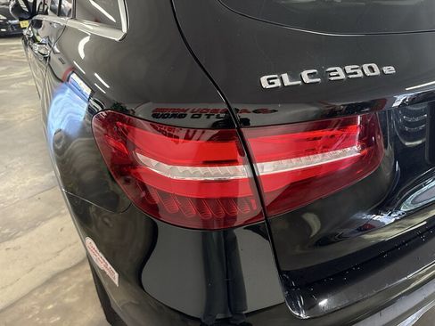 Used 2019 Mercedes-Benz GLC 350e 4MATIC image 3
