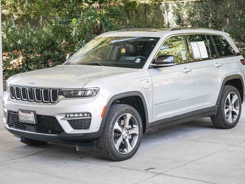 Used 2022 Jeep Grand Cherokee Limited 4xe w/ Luxury Tech Group II AWD/4WD image 3