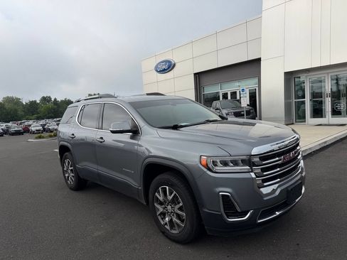 Used 2022 GMC Acadia SLE w/ Driver Convenience Package FWD image 4
