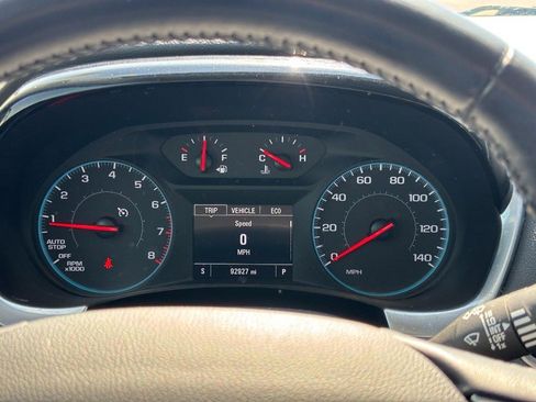 Used 2020 Chevrolet Traverse LT image 20