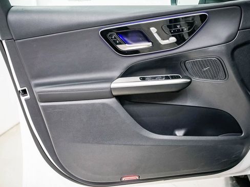 Used 2025 Mercedes-Benz GLC 300 image 18