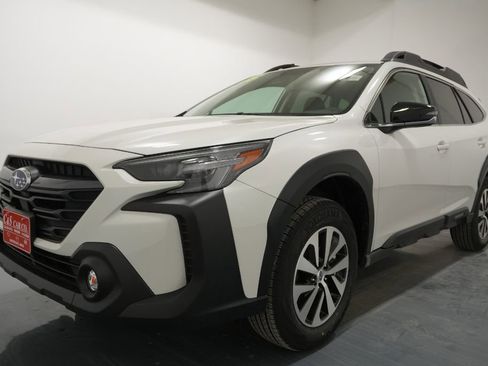 Used 2025 Subaru Outback Premium image 14