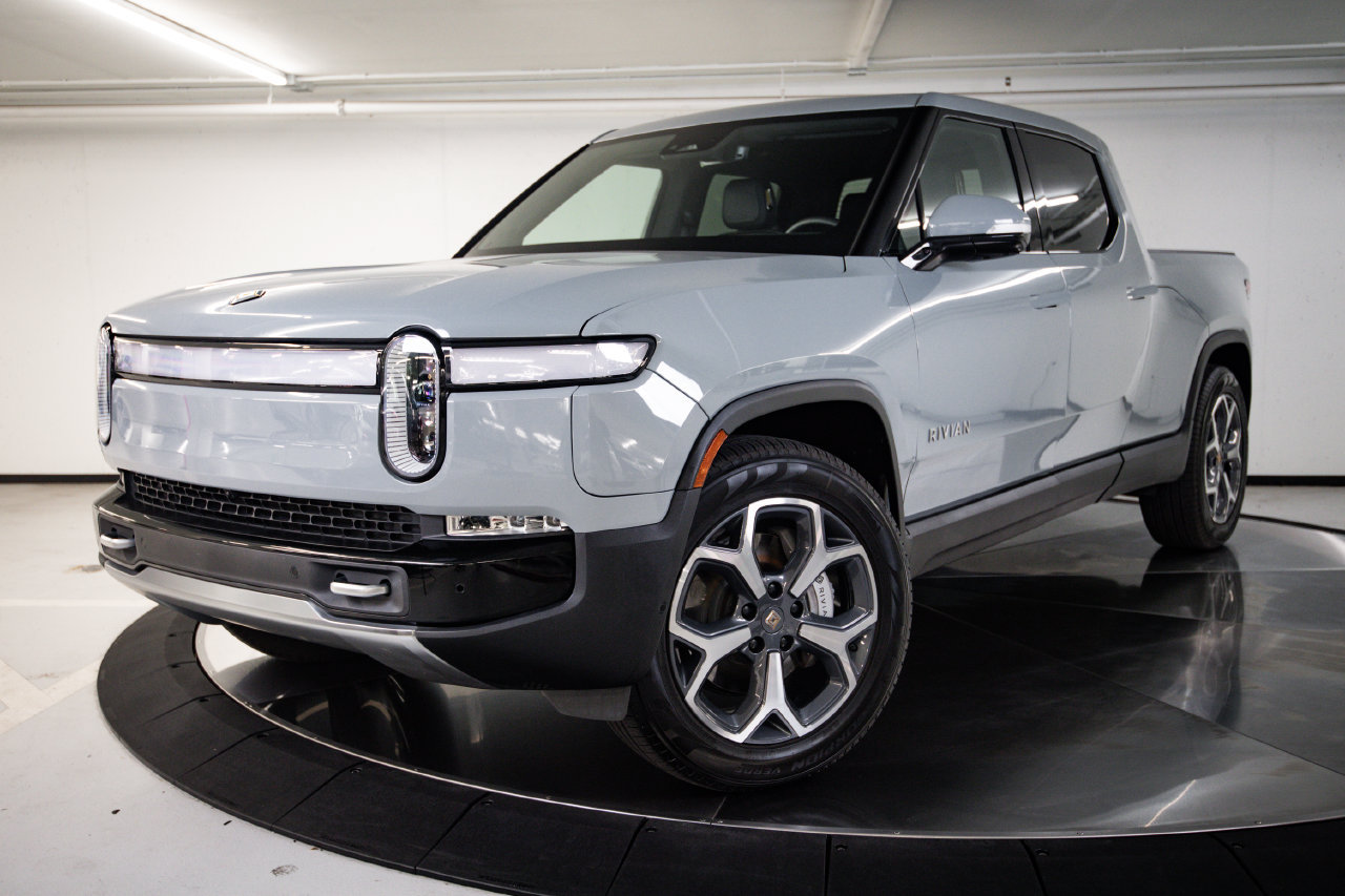 Used 2024 Rivian R1T Adventure Dual AWD/4WD image 1