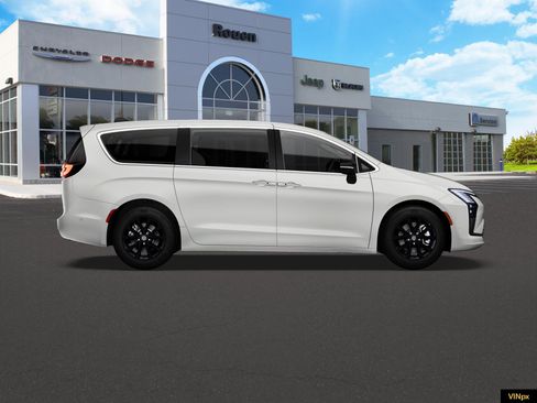 New 2027 Chrysler Pacifica Select AWD/4WD image 9